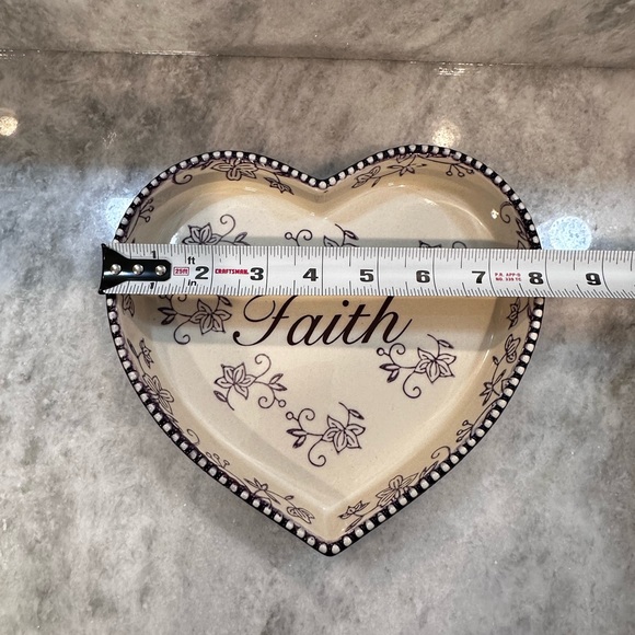 Temptations by Tara Floral Lace Set of 3 Heart Shaped Plates - Varies sizes - Picture 14 of 16